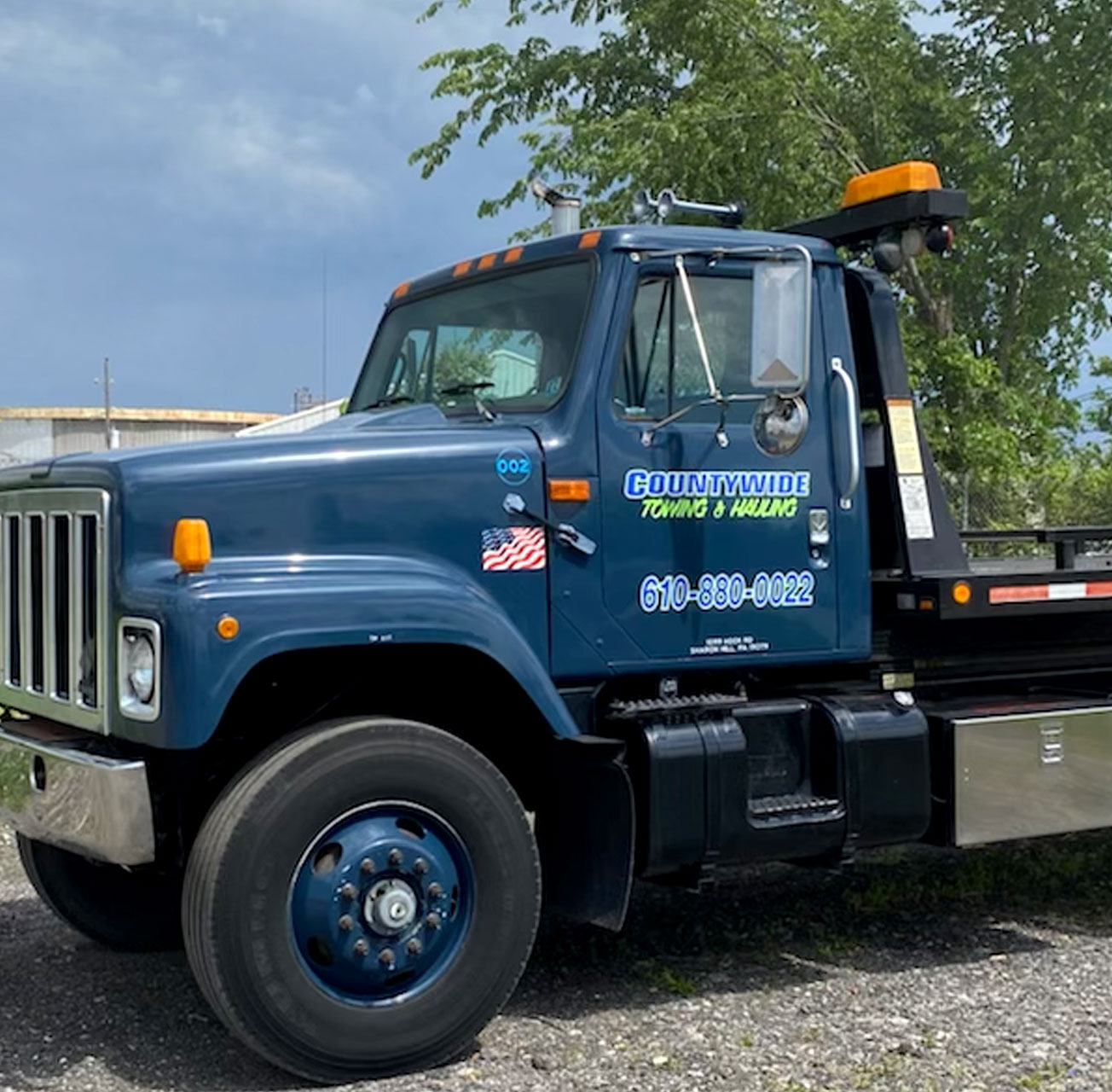 Flatbed Tow Truck